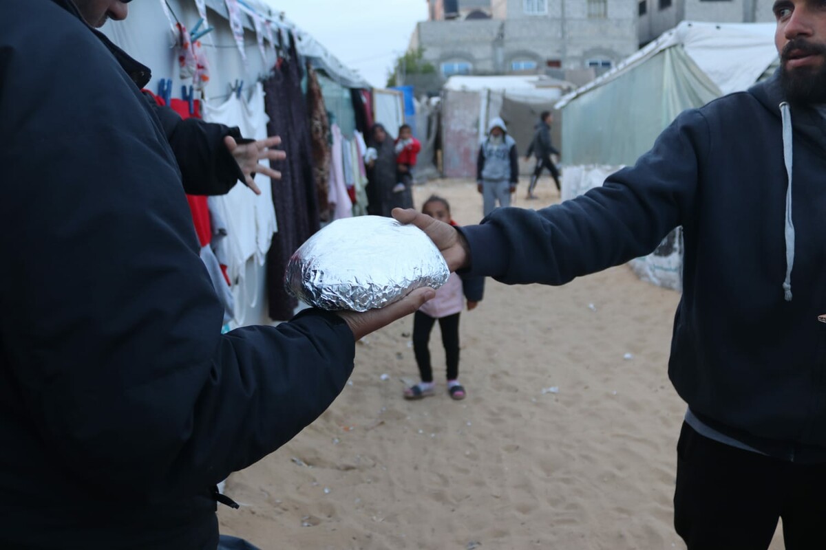 Ishaaq*, who was displaced to southern Gaza with his family, says he has sometimes gone two whole days without eating anything, but that children were suffering the most. Please support our appeal so we can reach more people with food: bit.ly/3FmJVhP