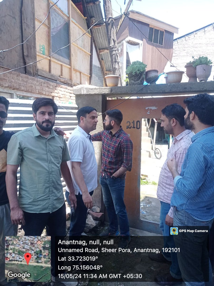 kpdcloffice's tweet photo. Pit marking for erection of poles for LT-AB cable laying is in progress on 11 kV Janglat Mandi Feeder, ED Anantnag, under the Centre's prestigious Loss Reduction Scheme of #RDSS
@diprjk @OfficeOfLGJandK @MinOfPower @srinagaradmin