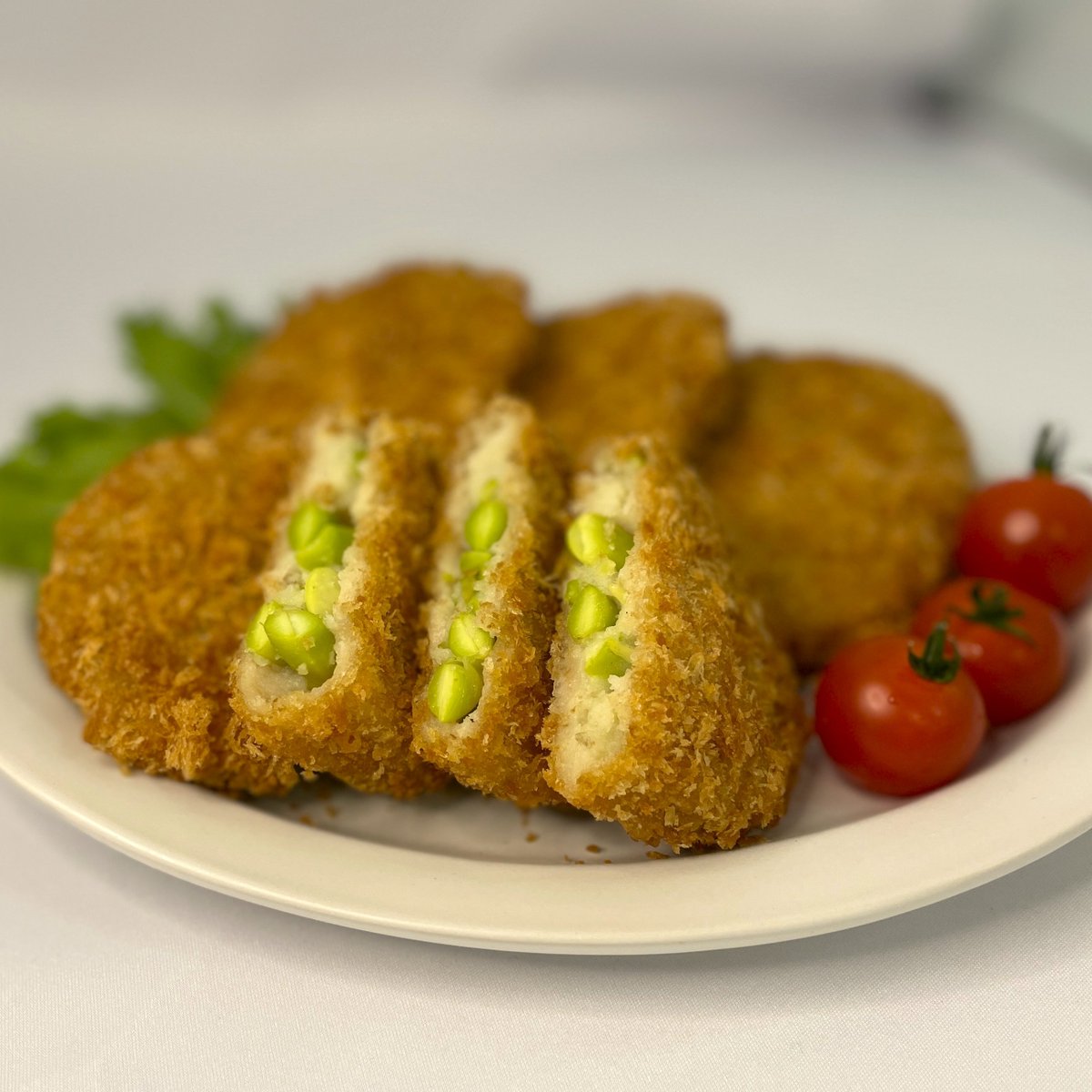 kankou_kashiwa's tweet photo. #DAILY_KASHIWA
―Exploring #Kashiwa: A guidebook.
Episode.5 Gourmet #to_go.
#Sakura_ya
「Edamame Croquette/150 yen」
Smooth and creamy potato matches perfectly with edamame. Highly recommend eating on the go to take advantage of the one-handed size. https://t.co/7S2njSJtX9