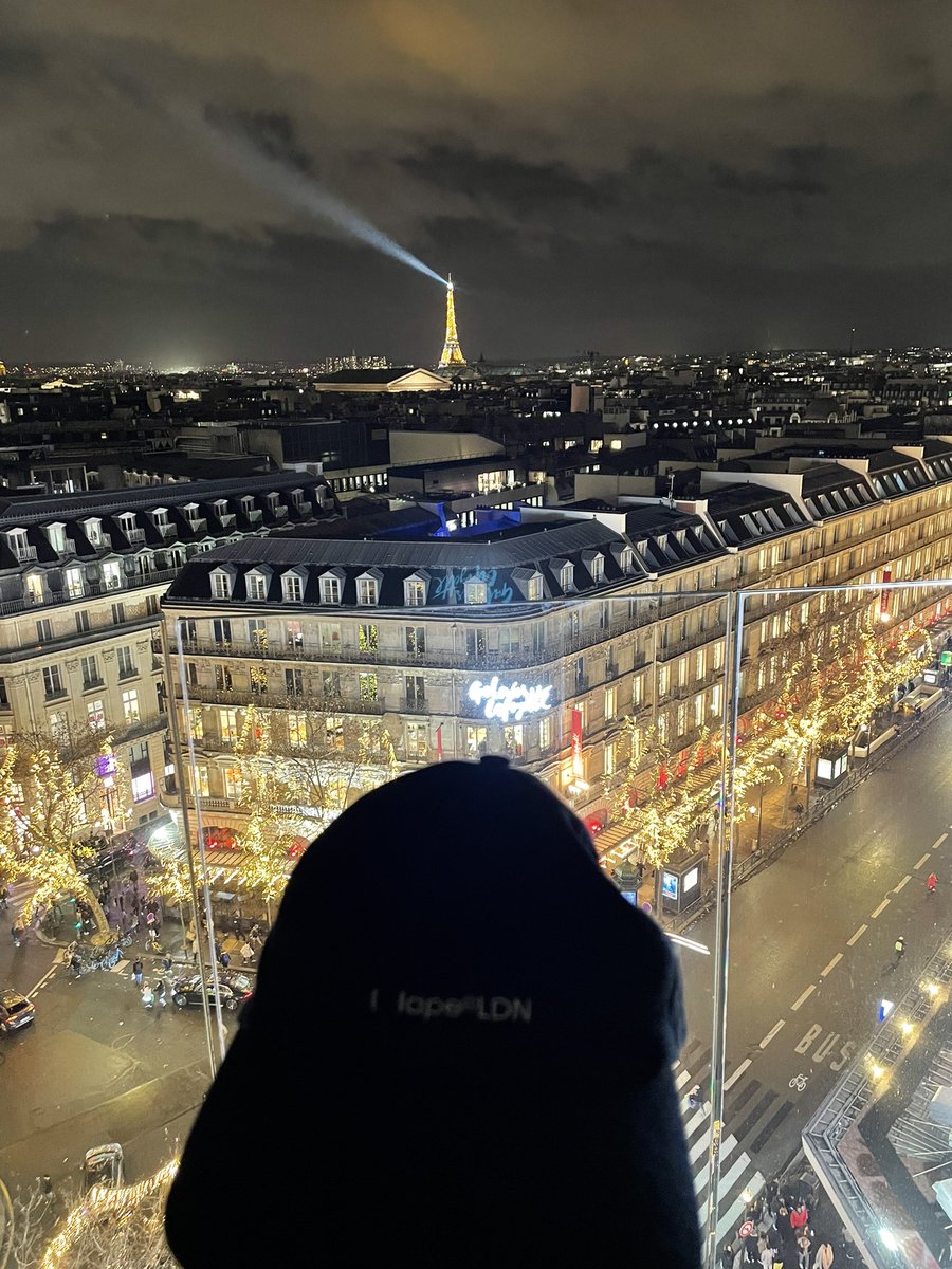 #Hapes in Paris 😎🙌 Took this shot back in december with my s1 apparel. Can’t wait to get my hands on the new merch from the “Back to the streets” activations 😎