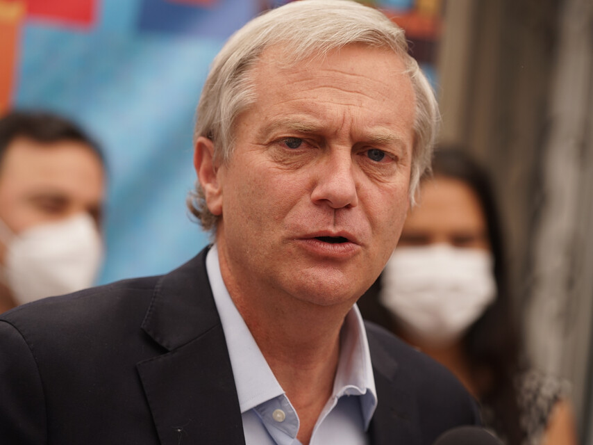 luviur22's tweet photo. Cuando un chileno insulta al presidente de la república, es un mal educado. Si lo hace en Chile, por la espalda es un desgraciado, pero si habla mal del presidente, incluso mintiendo y más encima en en el extranjero, sencillamente es un MARICÓN. https://t.co/dLWpgGDZLv