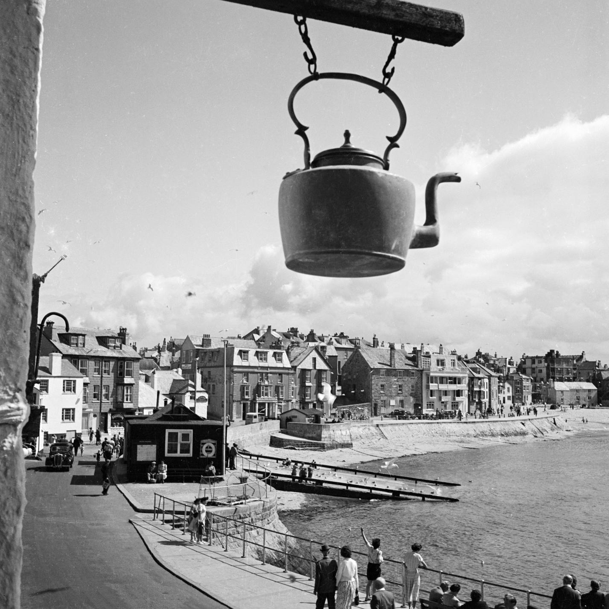 It's International Tea Day, and what a perfect place to spill some tea. ☕

Once the reserve of the rich, tea was popularised in England by Catherine of Braganza, Queen Consort of Charles II.

This photo was taken in 1950 by John Gay at a former tea shop in St Ives, Cornwall.