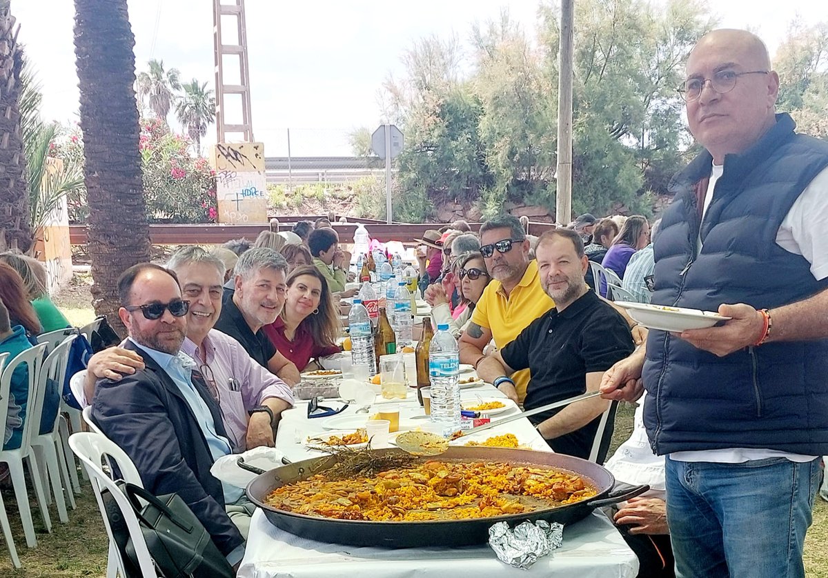 ContigoSD's tweet photo. Ayer nuestro presidente y candidato a las europeas por la coalición "Cree En Europa" José Enrique @AguarVila junto a la tambien candidata a las europeas Isabel Bataller Granero, asistieron a la "fiesta dels Peixets" de Alboraya, invitados por el concejal Vicente Martínez https://t.co/dJxvx0TaiC