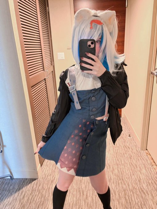 Anyways I had fun at acen being invisible and back at that place where that fateful mirror photo was