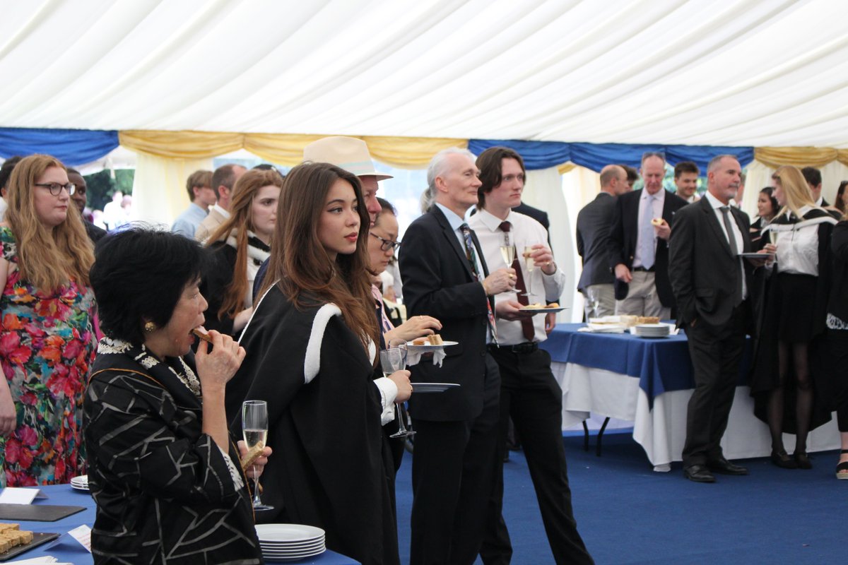 Congratulations to everyone who graduated from @UniofOxford this past weekend!! College and its gardens were lucky to have fantastic weather for all the returning graduates and their families; it was a truly lovely occasion for everyone who attended.