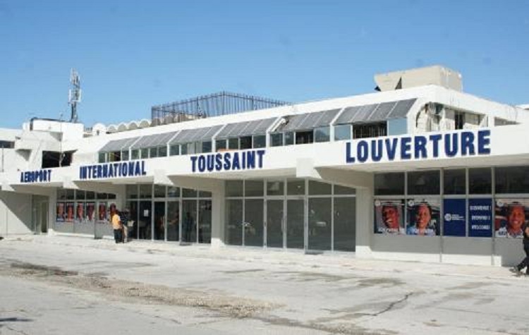 L’aéroport de Port-au-Prince rouvre, près de trois mois après avoir dû fermer ses portes en raison des affrontements violents des gangs. #Portauprince