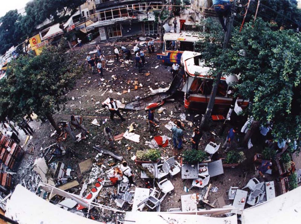 PALESTINIAN TERRORIST DID THAT💥 

The Palestinian suicide bomber at bus line 5
Tel Aviv, October 1994

It didn’t start on October 7th