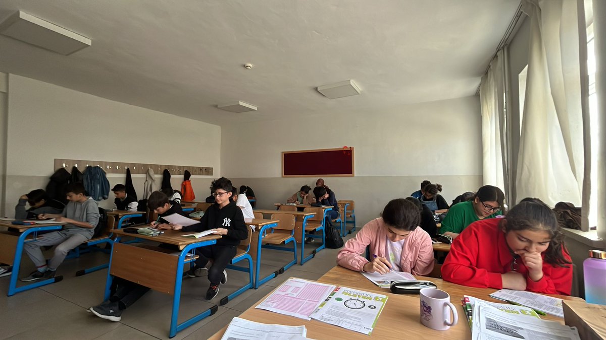 AkifPasinler's tweet photo. 21.05.2024 tarihli deneme sınavımız başladı.
@pasinlerkym @PasinlerMEM @hakancinarmem @fatihdu53052319 https://t.co/N9bvqopp6q
