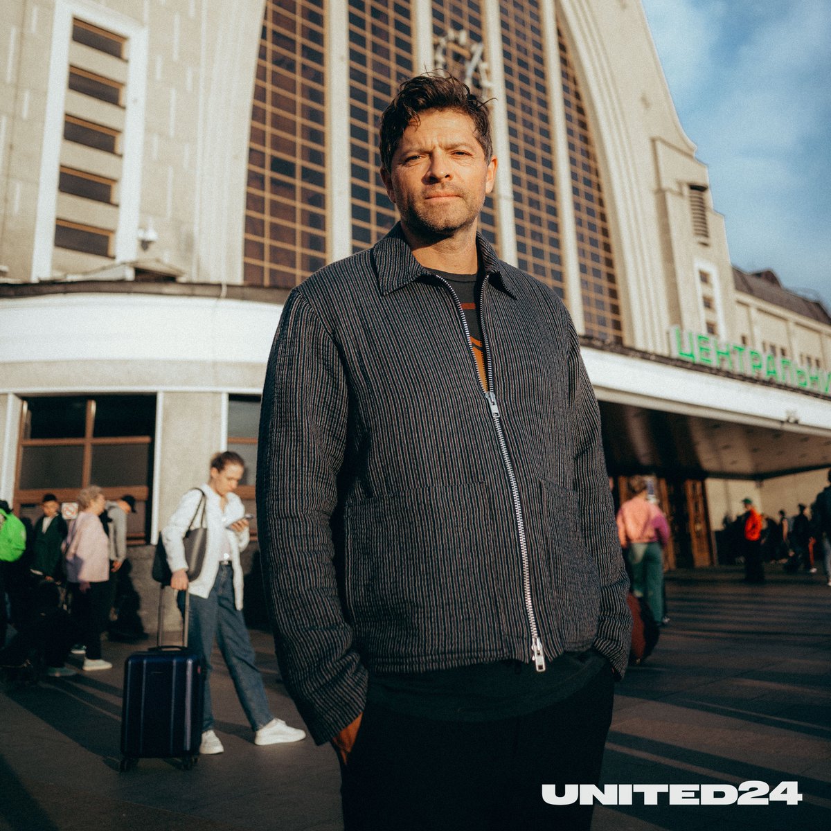 Our Ambassador, @mishacollins, has arrived in Kyiv and sends his greetings💙💛 Misha, thank you for coming and supporting Ukraine🇺🇦