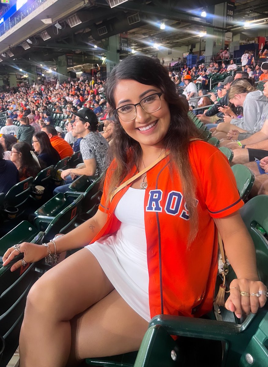 mimiiprr's tweet photo. Astros girl 🧡⚾️ https://t.co/PZvGNWiBgL