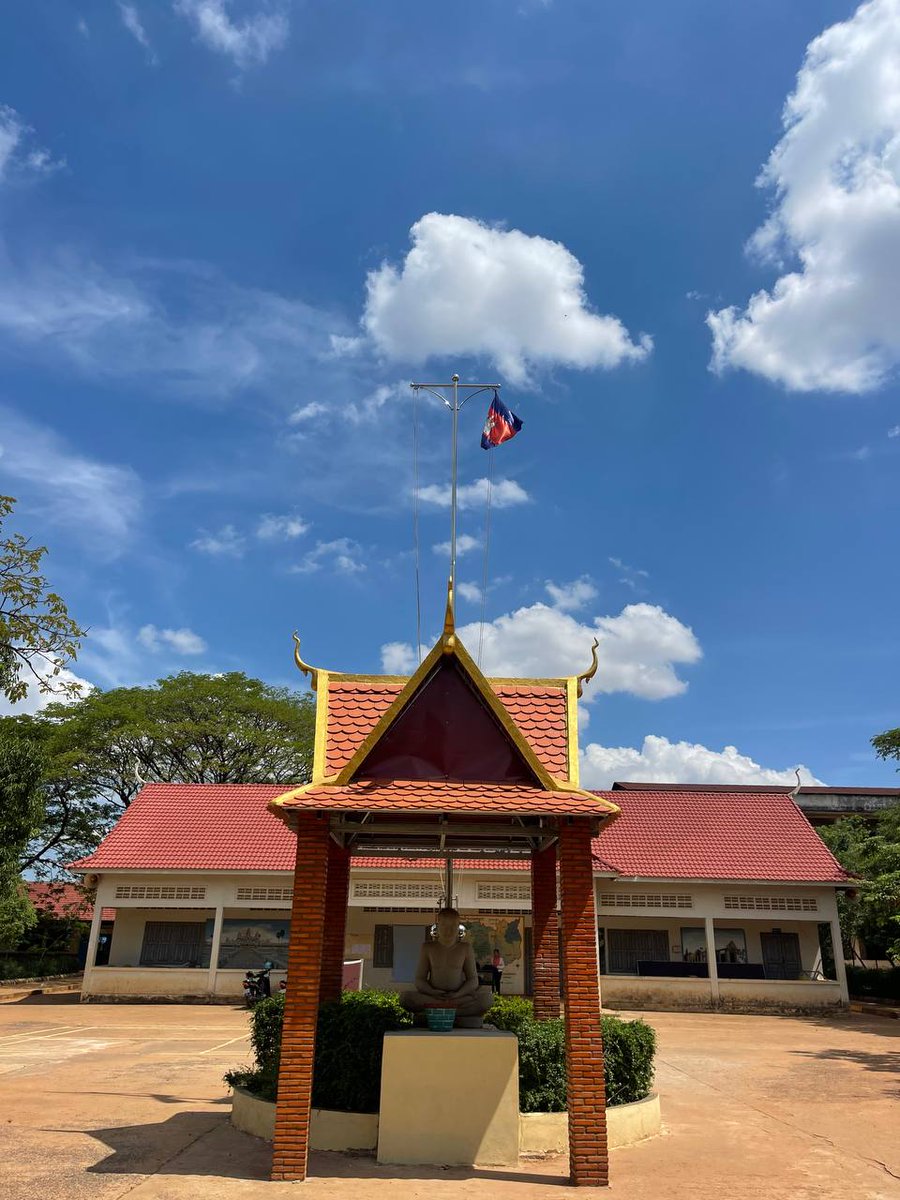 Kdeikarunakh's tweet photo. An oral history book “Youth and Children during the Khmer Rouge Revolution” distributed to public high school of Oddar Meanchey province as supplementary document for young generations teachers to get to know better about KR history. Go to our publication: https://t.co/A512ICmP6k https://t.co/Mi0mG9w8BC