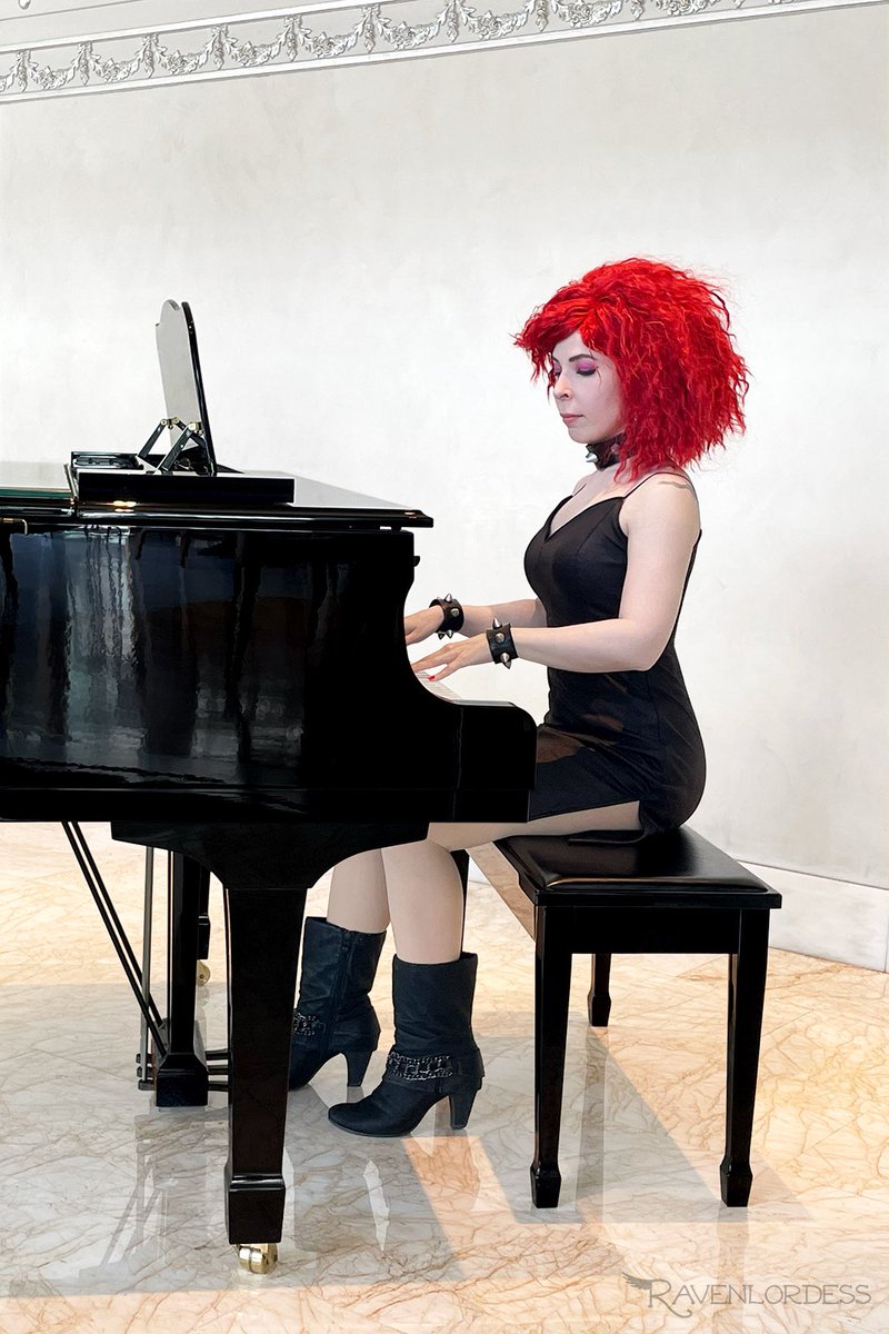 Here’s another photo of my Razor cosplay from Maniac Mansion, taken during AmiCamp in Athens. Photo by TLF, editing by both of us. 

#Amiga #RETROGAMING #cosplay #maniacmansion