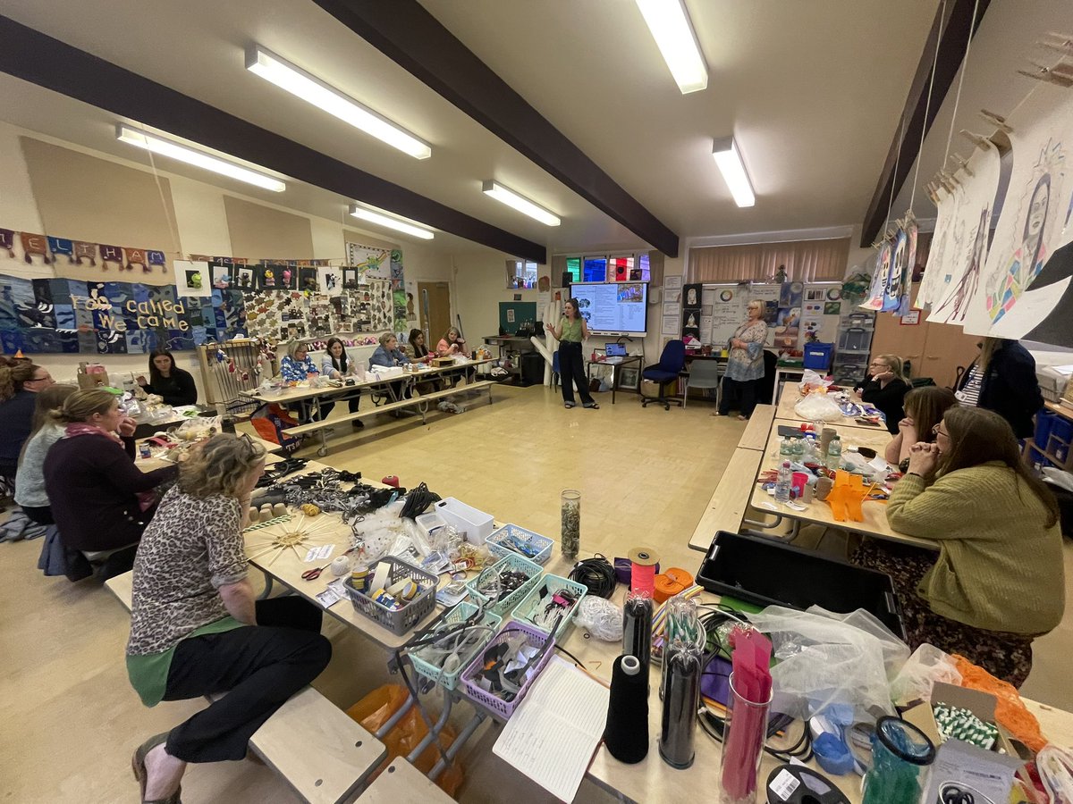 <a href="/ElnazYazdani/">Elnaz Yazdani</a> delivered her first session on Craft School: Material World last night.🙌Fabulous teacher CPD encouraging <a href="/CraftsCouncilUK/">Crafts Council UK</a> philosophy of a ‘Make First’ approach in classrooms. Developing confidence in making &amp; process. <a href="/KirkleesCouncil/">Kirklees Council</a>
