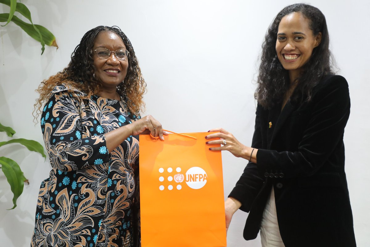 UNFPA Regional Director, @LZigomo met with Olympia Wereko-Brobby from @UKinMalawi to discuss joint efforts in strengthening health systems, humanitarian programming, tackling climate change, advancing #SRHR and improving #FP commodity planning. Together, we can make a big impact!