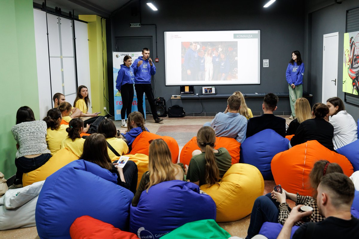 #Poltava has a new youth hub! Created with support from UNICEF, the inclusive space will provide young people with opportunities for learning, development and participation. UNICEF also signed an MoU with the Poltava community to strengthen social services.