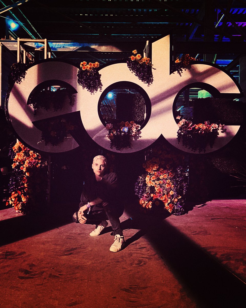 ✨ Under Electric Skies ✨
@itslostindreams // <a href="/HeavenSent/">Heaven Sent</a>