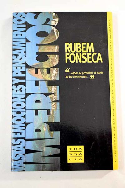 És una novel·la de descobertes, d'erudicció literària i popular: d'Issak Bábel, de creences pseudoreligioses, de cinema i, al mateix temps, de violència i d'un Brasil corrupte, perillós. Negra, negríssima.
➡️tuit.cat/mwChI #BiblaBòbila25 #gènerenegre #recomanació