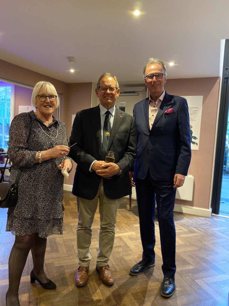 najhl's tweet photo. An unexpected delight to chat with M.Charles Dickens, great-great-grandson of the great writer at an evening organised by the Worshipful Company of Tobacco &amp; Pipemakers - thank you Master Elise Rasmussen! https://t.co/SAy8kOfMHv