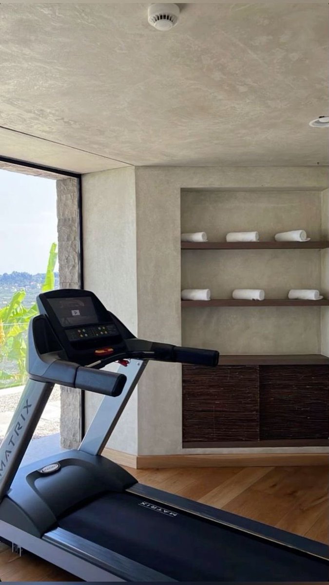 samihealthclub's tweet photo. Eat well. Move daily. Hydrate often. Sleep lots. Love your body. https://t.co/HRLrl90PSg