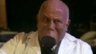 SafeSpaceDrWho's tweet photo. 19 years ago Steven Moffat decided to traumatise a whole generation of kids with this insane transition 

#DoctorWho https://t.co/ImO4joRzP5