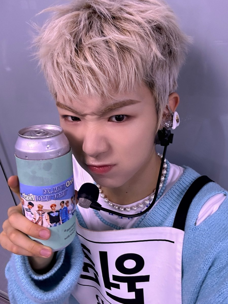 whib_official's tweet photo. 오늘 좀 더운데 시원하게 머거😝

#WHIB #휘브 
#WONJUN #원준 https://t.co/SPYlcQaj1X