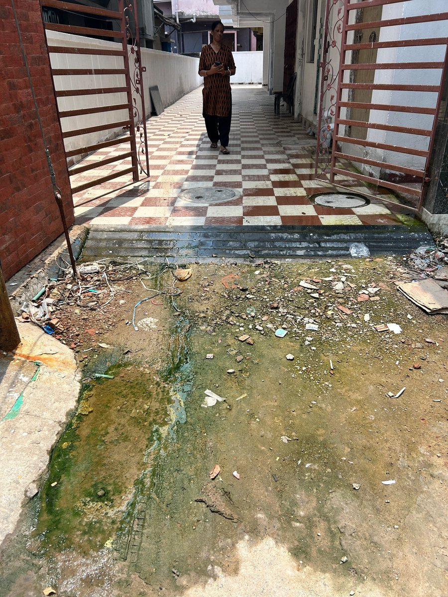 bishwajit23's tweet photo. @kmc_kolkata : In front of my main entrance gate, the drainage water of the adjacent apartment overflows and forms a pool of dirty water which is breeding ground for dengue mosquitoes. Please help. This is in Purbachal Main Road, Ward-106, Kol-78. Plz help https://t.co/lLcM1ApVvp
