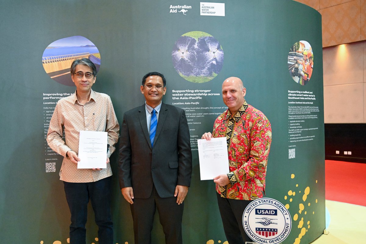 Today at the @WWaterForum10, @usaidindonesia Mission Director #PakJeff signed an agreement with @dfat to implement #PAMSSANIMAS program.

🇺🇸🇮🇩#IndonesiaUSA75 💧#WaterForAll
@USAID @USAIDWater @USAIDEnviro @airsanitasi @usembassyjkt @USConGenSby