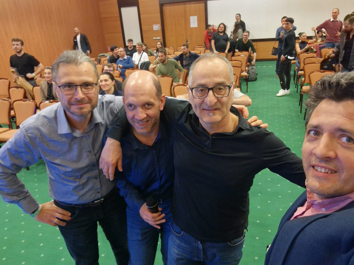 danpdc's tweet image. The past few months I've been talking to conferences, user groups and universities across 3 different countries. It's always a great pleasure for me to participate in such events and I'm always happy to talk towhoever wants to listen.
My last experience at #PeakIT06 was a blast!…