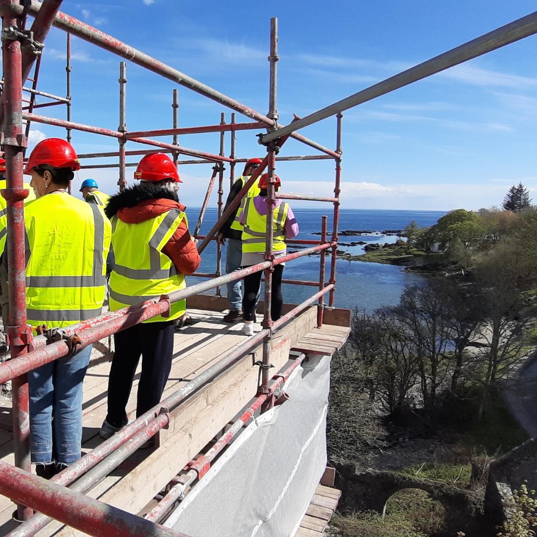 Get a birds-eye view of our major maintenance project at Saddell Castle next month, with the return of our Scaffold Tours on 29 June 🏰 Read more and sign up for your free place: bit.ly/3wG16dK @LandmarkEngage1 #SaddellCastle