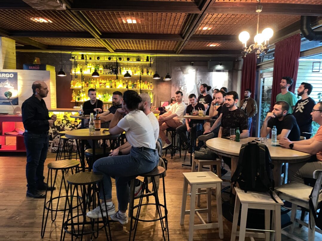danpdc's tweet image. The past few months I've been talking to conferences, user groups and universities across 3 different countries. It's always a great pleasure for me to participate in such events and I'm always happy to talk towhoever wants to listen.
My last experience at #PeakIT06 was a blast!…