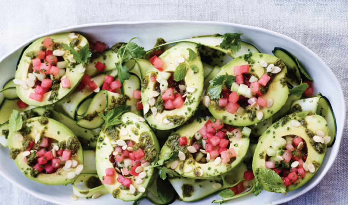 Can you imagine a life without 🥑? If your answer is 'no,' this buttery avocado salad with homemade chimichurri sauce is for you. vegnews.com/vegan-recipes/…