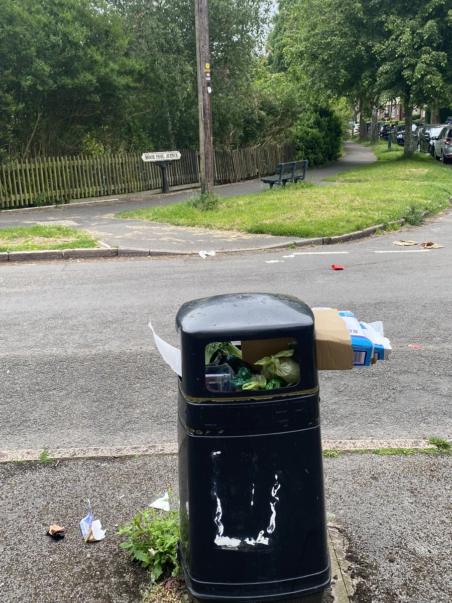 Whatever problems are facing @BhamCityCouncil overflowing litter bins are a health hazard and completely unacceptable. This is not a “one-off” - it’s happening every day across #Harborne and I guess many other areas. @CllrMajid @BrumLeader @BCC_Help