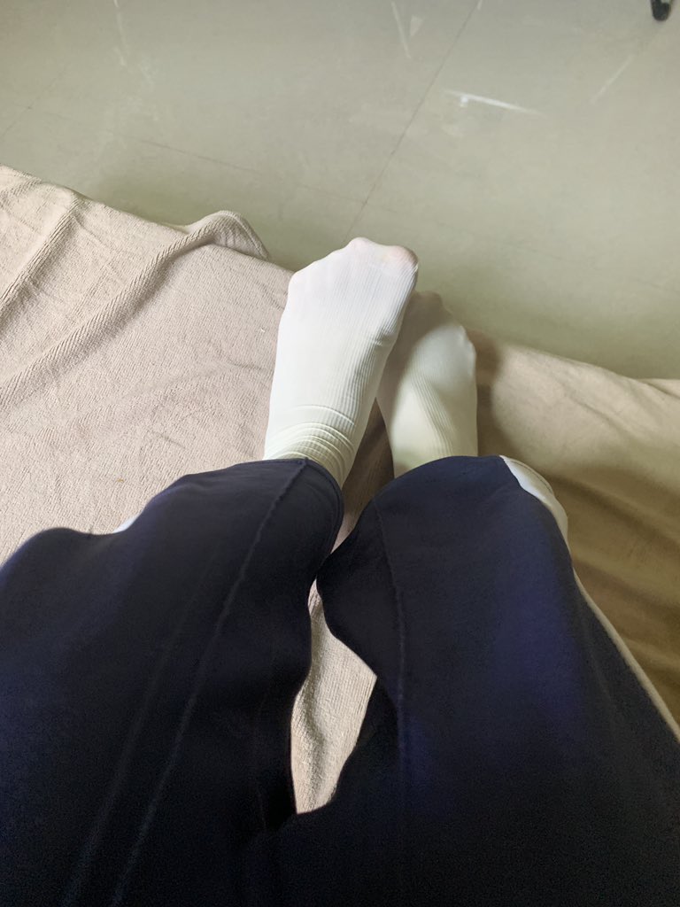 Kk31778's tweet photo. 就喜欢看你们这些傻逼贡狗看着祖宗的白袜撸 疯狂给祖宗上贡 你们这些傻逼就得给祖宗贡 刚发工资下来就忍不住给祖宗贡 工资贡完了就到花呗借钱继续贡 拿存款出来贡 把自己贡爽了祖宗也开心了 祖宗开心了你就爽了 #ATM奴 #吸金 ＃账单奴 #无脑贡 #报销奴 ＃人形提款机 #ATM打钱奴 ＃匿名贡 #压榨奴 https://t.co/DgdPmt5TL8