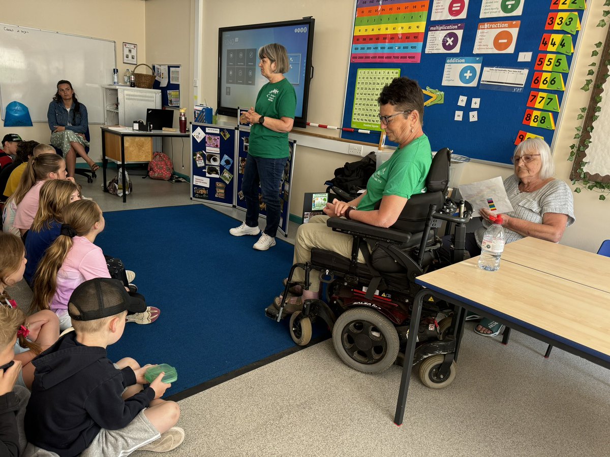 Miss Davies & Mrs Field tweet media