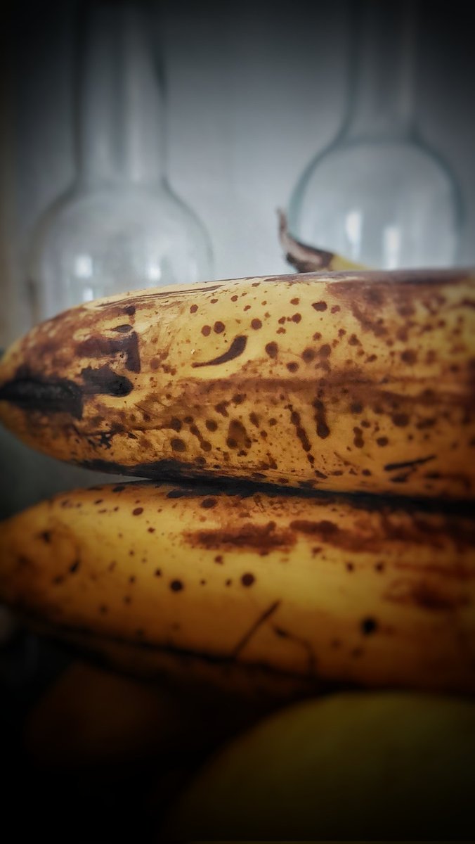 Starting the morning with a happy banana 😄 , should I turn this #banana into a #NFT ?🤔