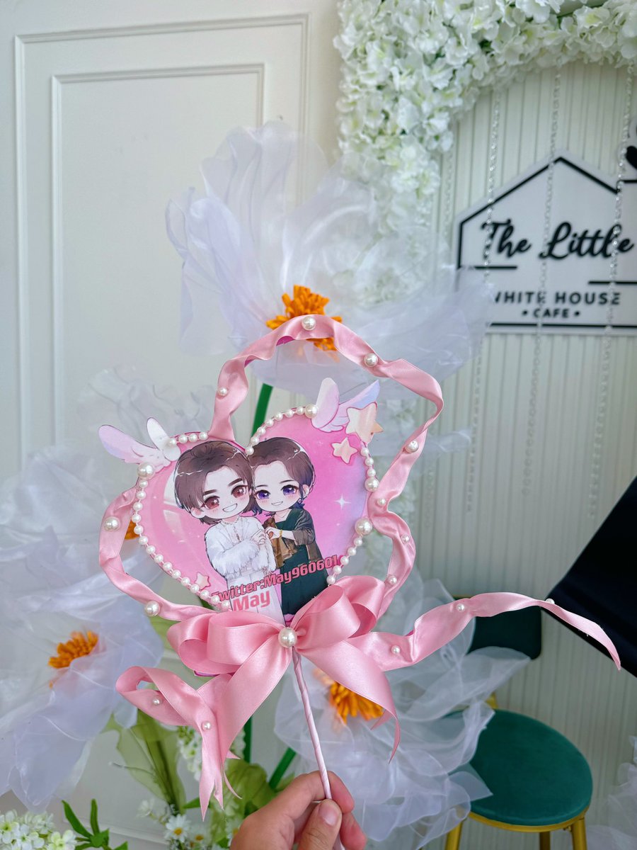 May960601's tweet photo. 好想再次品尝🍰☕️
 #TheLittleWhiteHouseCafe
#fluke_natouch #เจ้าแก้มก้อน https://t.co/EWz8rXovda