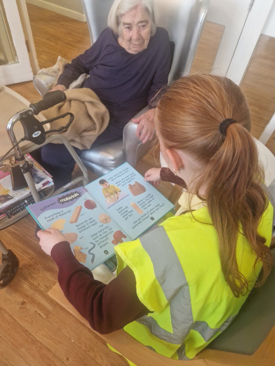 AnfieldReads's tweet photo. A lovely afternoon reading all about science the residents at Simonsfield Nursing Home. 
Well done Y6. @AnfieldRoadY6 https://t.co/OzoYRH6yyj
