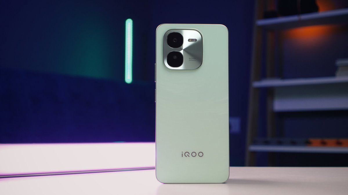 Q1. What is the tagline of the #iQOOZ9x? A. Full Day, Fully Loaded B. All Day Performance C. The Camera Expert D. The Display Champ #iQOOZ9x #WiniQOOZ9x #FullDayFullyLoaded