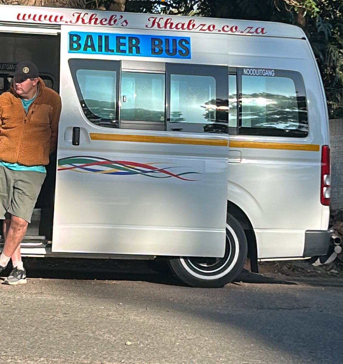 SARunnersLink's tweet photo. 19 days to #Comrades2024
Where are you finishing ? Abanye baya ngale, πAbanye baya ngale π
Here or Here
#RunningWithTumiSole #RunnersLink https://t.co/uQlV1Hnro5