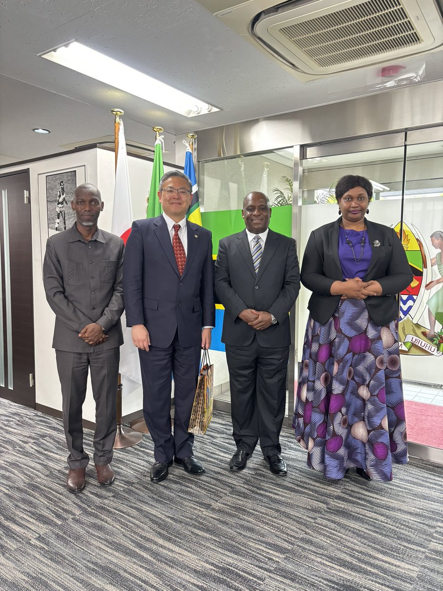 Baraka H. Luvandaタンザニア大使と面談しました。タンザニアにおける、高い食料生産力の潜在性と学校給食、日本における広報などの連携につき意見交換しました。 @WFP_JP @UbaloziJapan