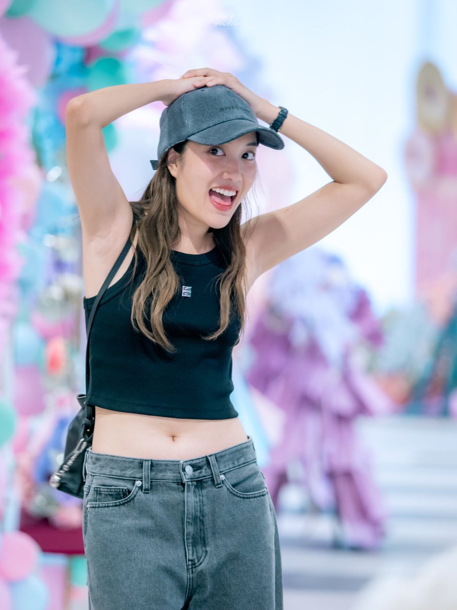 townblack71's tweet photo. Sarocha Chankimha A Pretty Gorgeous Girl 🥰 😍 💖

You're a Child at Heart - A Suitable Lines For FREEN 😜 ✨

#SarochaChankimha #SrchaFreen #FreenSarocha #GIRLFREEN #Freen https://t.co/LqI06LNGBr