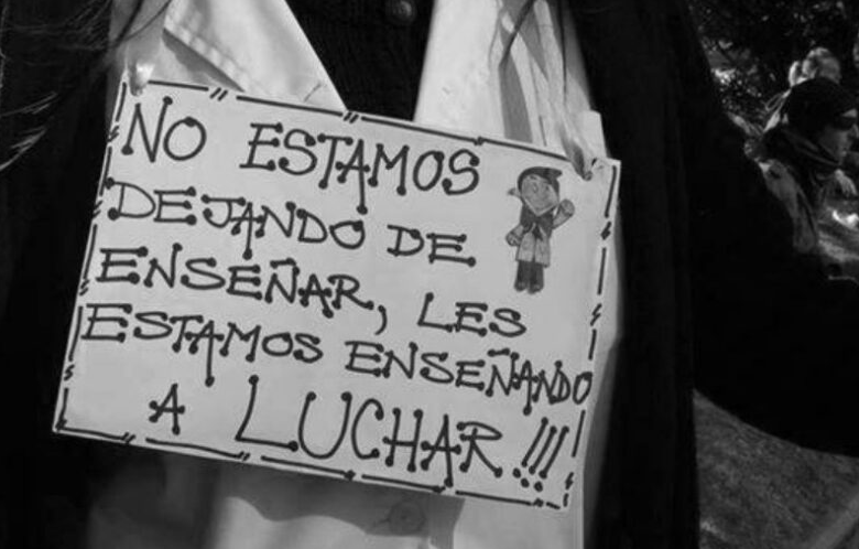 rosaggv's tweet photo. Credo. 
#huelga21mayo #educacionpublica #laeducacionnosevendesedefiende https://t.co/ZAyh0Ws574