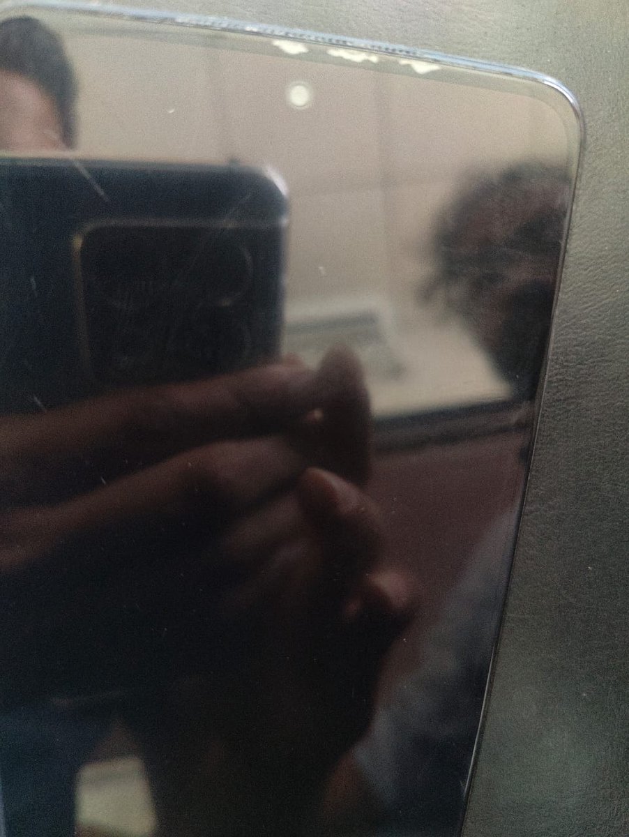 darshanp007's tweet photo. As shown in the photo below, air bubbles came on display and no physical damage on display. Why did this happen suddenly in my device.
Device name is mi 10i 5G
@XiaomiIndia @MiIndiaSupport @Xiaomi @TrakinTech @GyanTherapy @AmreliaRuhez @TechnicalGuruji https://t.co/T47GspEXAZ