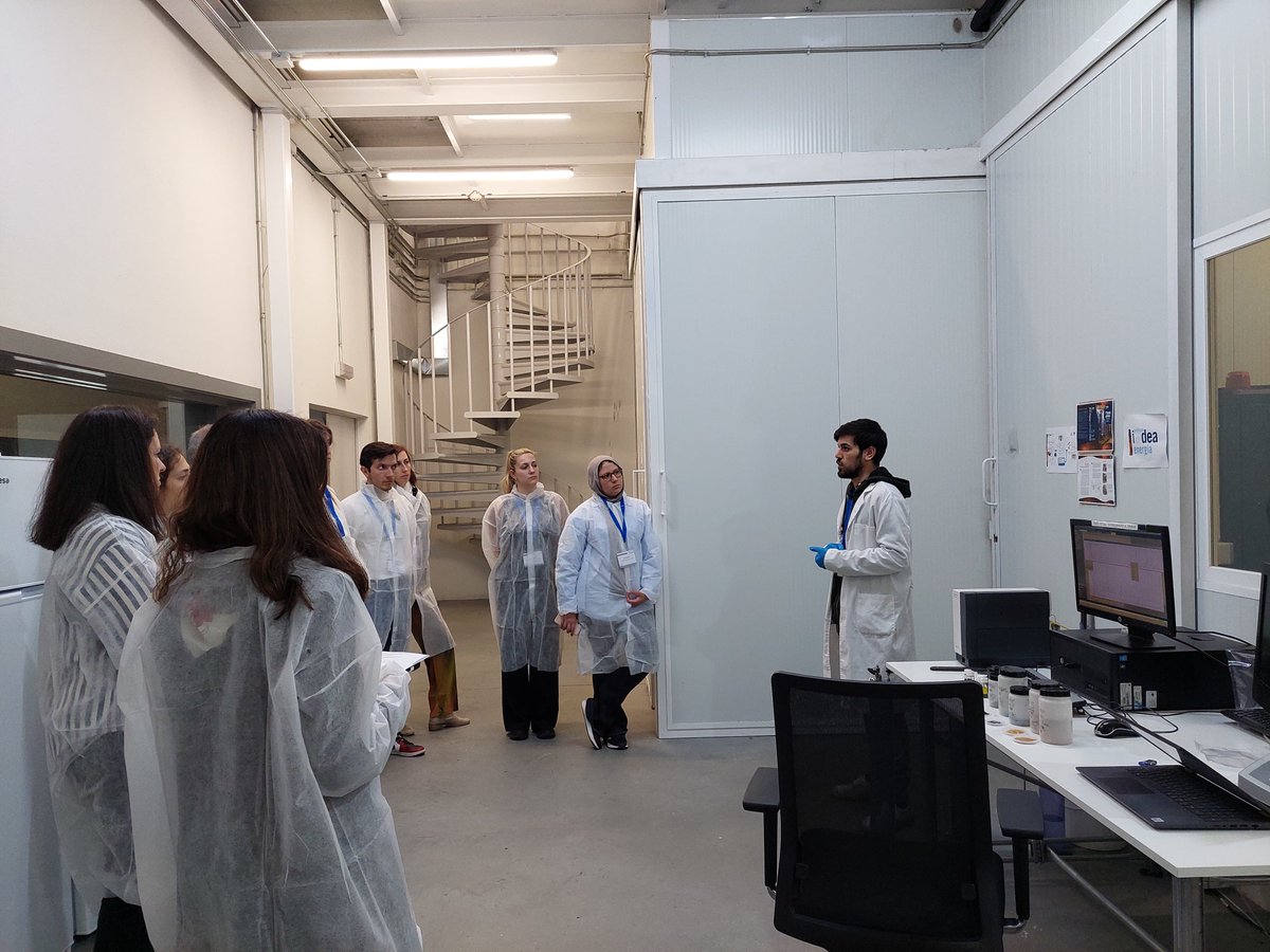 eGHOSTProject's tweet image. 🥳The @SH2EProject &amp;amp; @eGHOSTProject Spring School kicked off yesterday with more than 25 students eager to learn about life cycle #sustainability analysis and sustainable design of #hydrogen systems♻️🧑‍🎓