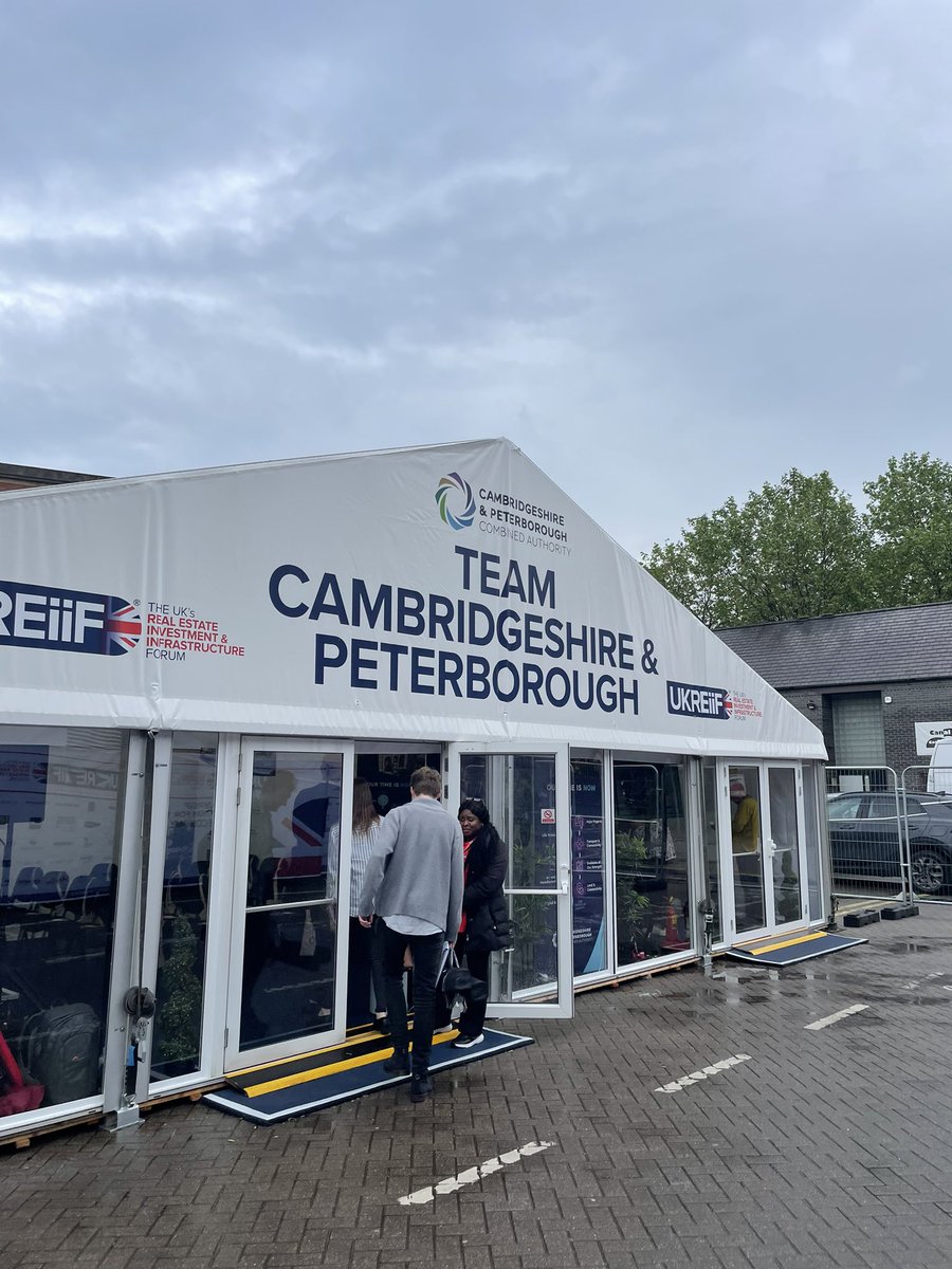 Eva Lindy Woods tweet media