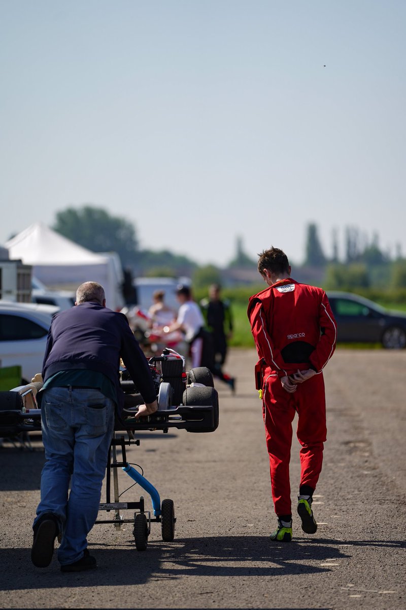 Sam Shaw tweet media