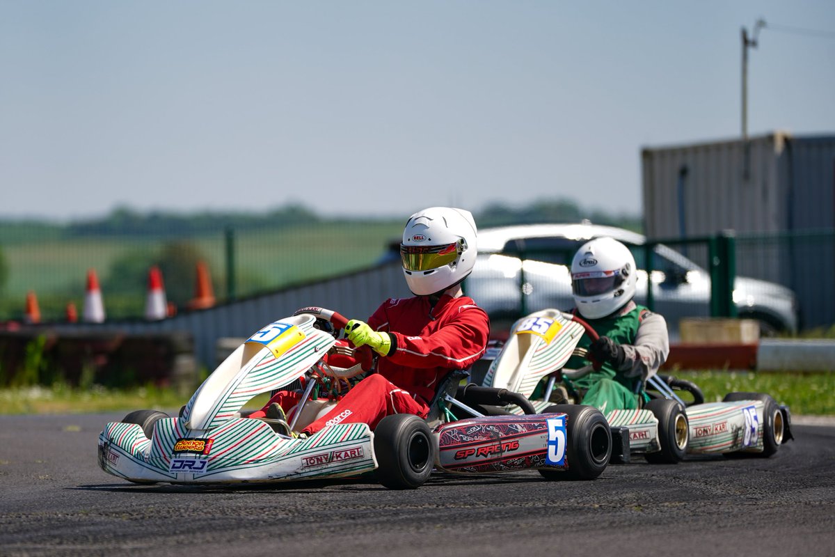 Sam Shaw tweet media