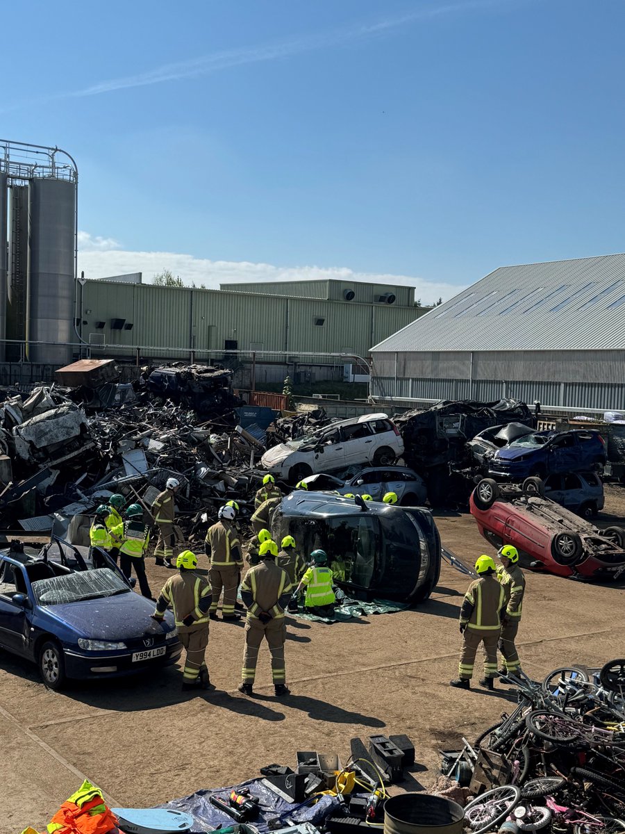 SFRS_Angus's tweet photo. Crews from Forfar &amp; Kirrie took part in an RTC/Casualty Care exercise with @Scotambservice at Urquhart Recycling on Saturday. This allowed crews to train &amp; work alongside each other at a walk through pace so both services got an appreciation of what we all do at RTC incidents. https://t.co/99iwhqTGYU