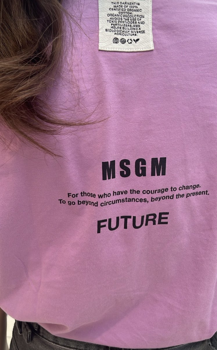 Coco56487913's tweet image. Coloriamo questa giornata di pioggia☔️
#lookthefuture
#MSGM
