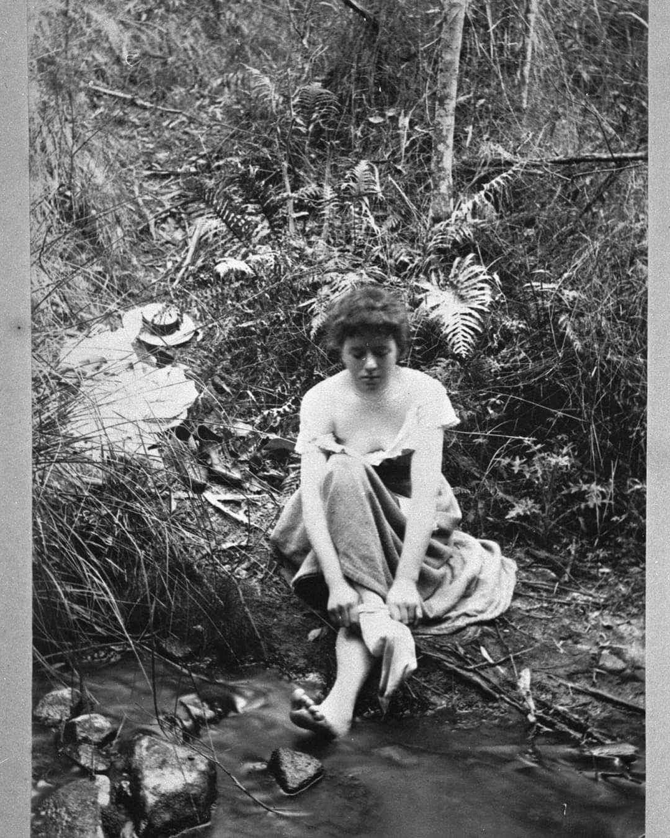 A young lady washing her feet in the river, 1890. 🎩🌹